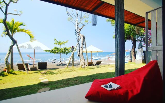 Valomia Beachfront