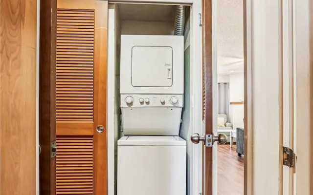 St. Augustine's Oceanfront Oasis: Hibiscus F102