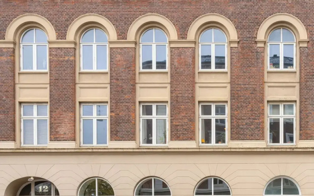 Sanders Noble - Fantastic 5-bdr Apt in the Capital