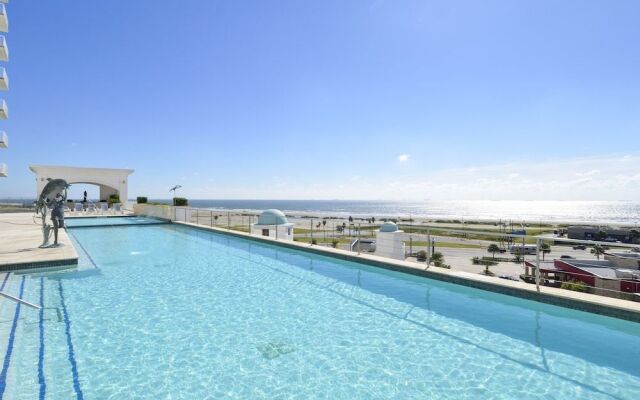 Emerald 707 2 Br condo by RedAwning