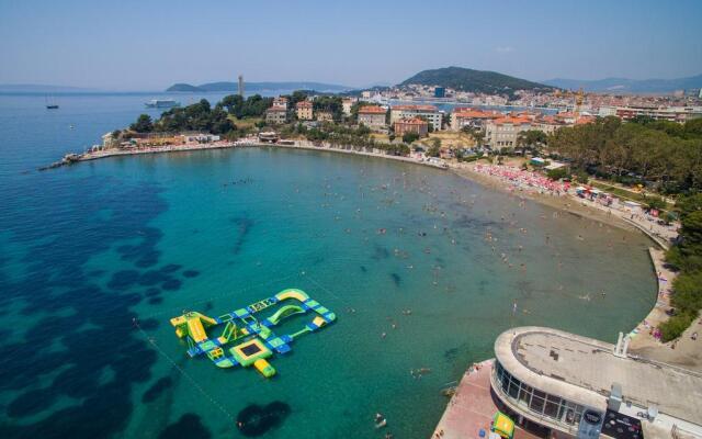Sand Beach Apartments