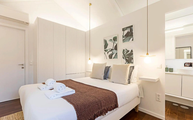 Wonderful 2BR Duplex Near River by LovelyStay