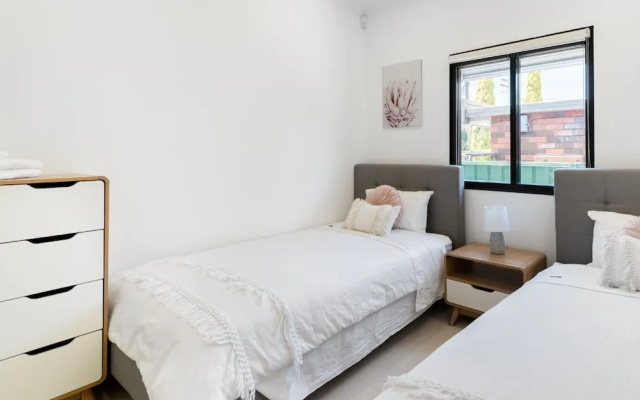 Studio 64 Oyster Bay Modern 3 Bedroom