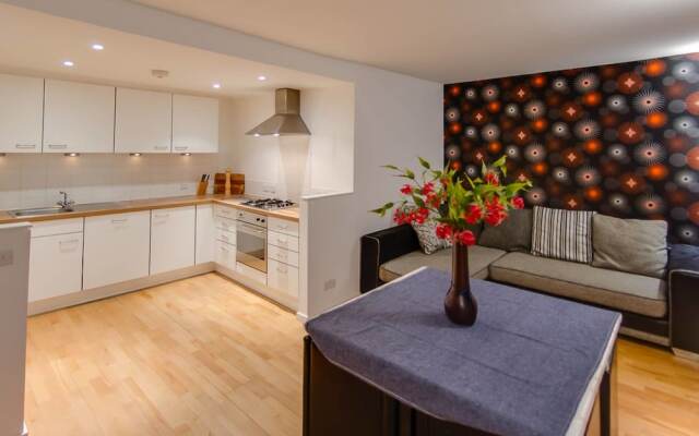 Stylish & Spacious Grassmarket 2bed/2bath