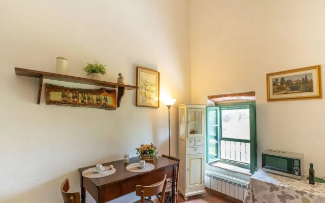Charming Apartment in Collesalvetti With Garden