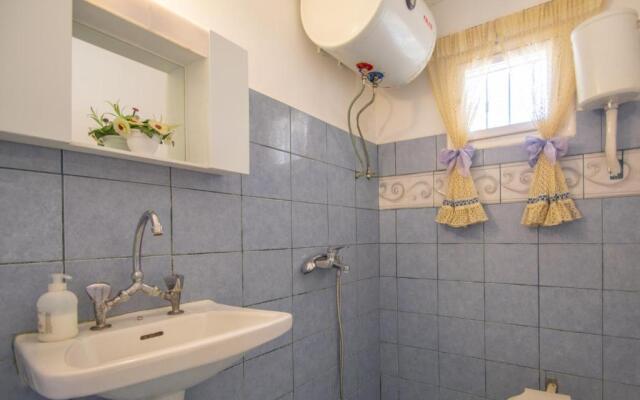 Dora's Tsilivi Beach House A