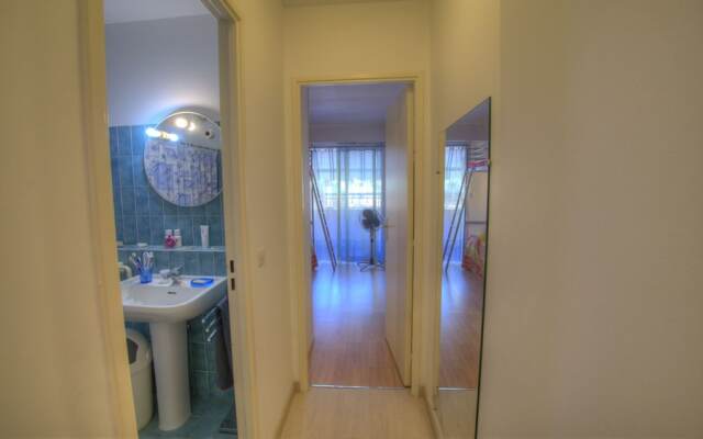 Large T2 3 étoiles 750m Palais PKG