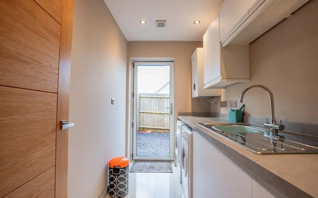 Host Stay Hilltop House