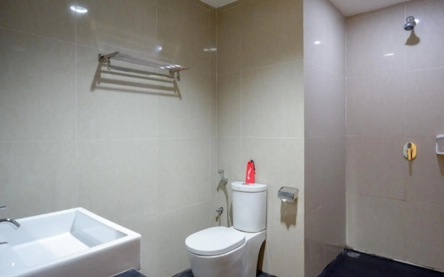 RedDoorz Plus near Hotel Benua Kendari