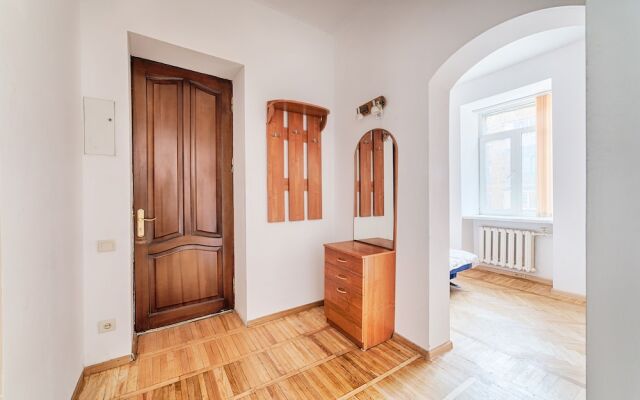 Апартаменты с тремя спальнями рядом с Дерибасовской