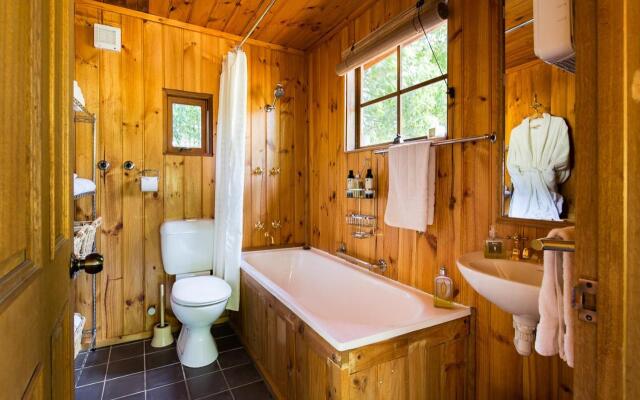 Braeside Mt Macedon Country Retreat & Bed & Breakfast