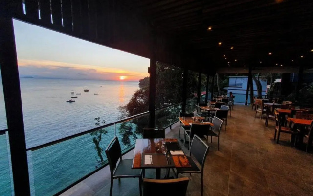 Alunan Resort