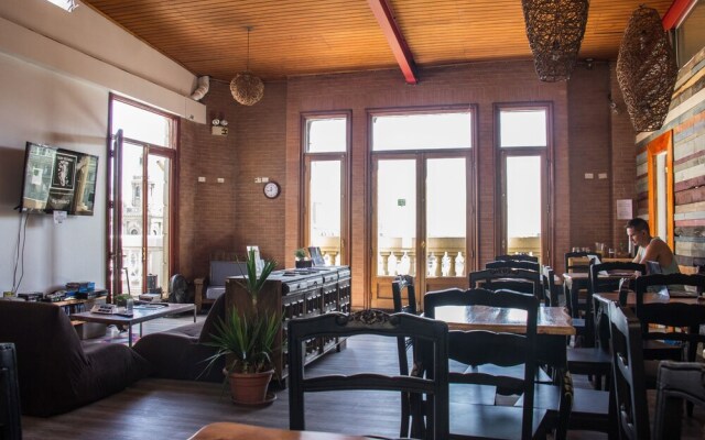 Plaza de Armas Hostel