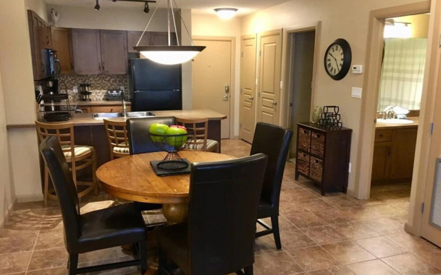 Tranquil Apartment Overlooking Creek #244