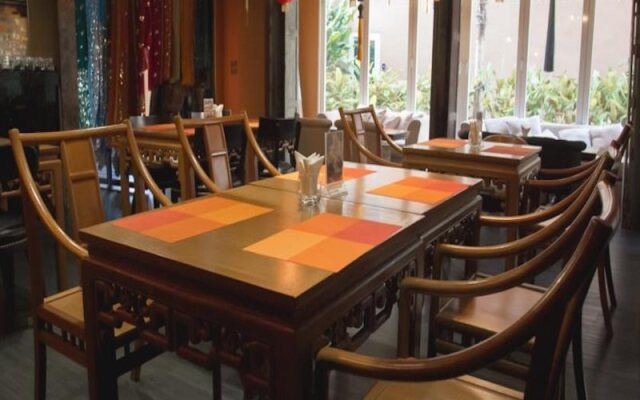 Atlantis Condo by Sergei