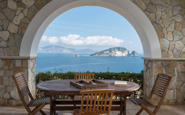 Serenus Luxury Villa