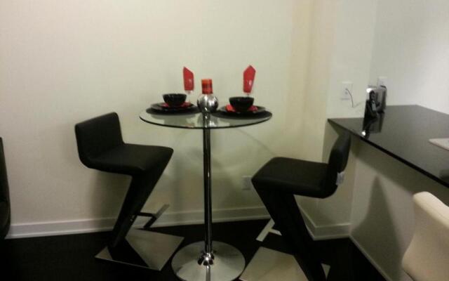 Royal Stays Furnished Apartments - Square One