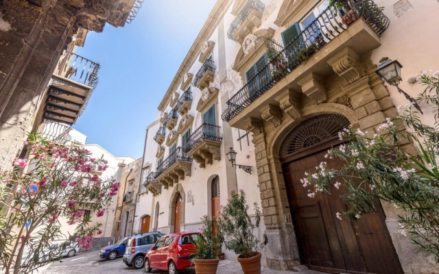 Casa Degli Affreschi a Palazzo Lungarini by Wonderful Italy