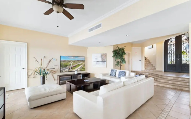 Exclusive Golf Villa Close 2 Beach Private Pool