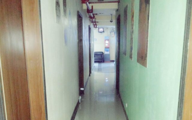 St. Maximillian Hotel