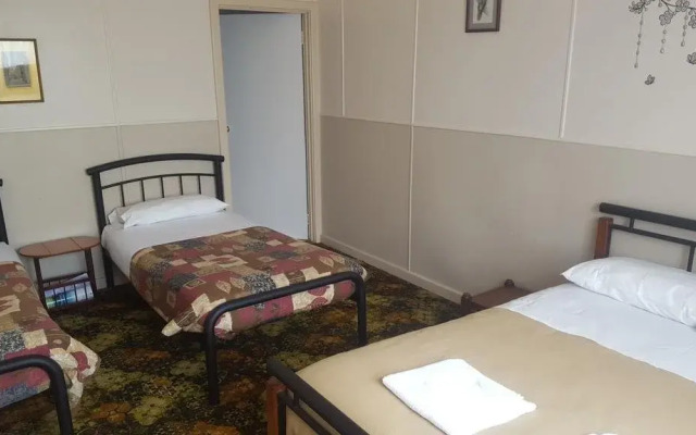 Tingle All Over Budget Accommodation
