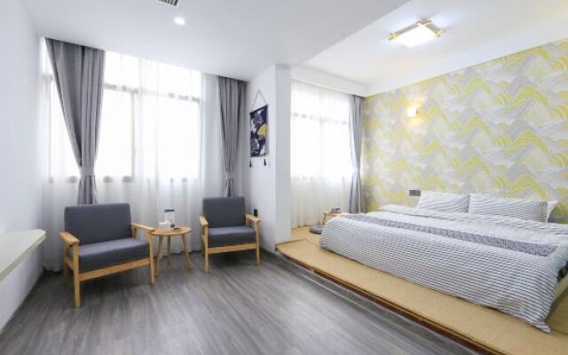 Chuanlu Soho Younger Apartment