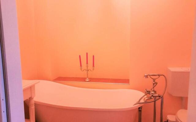 Sisi-Schloss Rudolfsvilla - Sechser - 24 Gäste