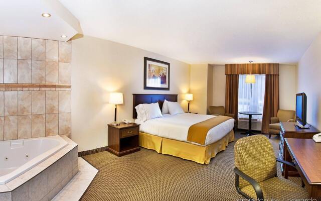 Holiday Inn Express Hotel & Suites - Slave Lake