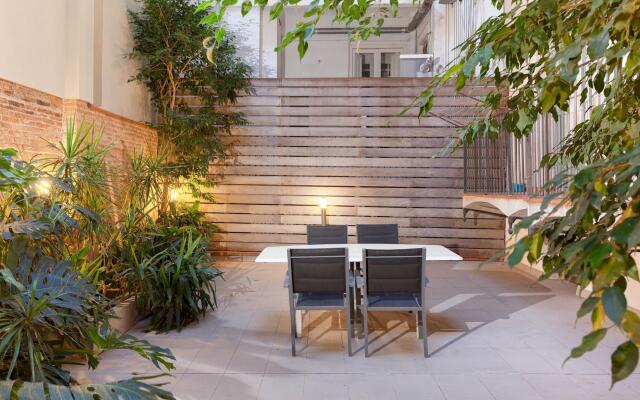 GAUDIR 6 · Soft and bright apartment w/terrace in Eixample