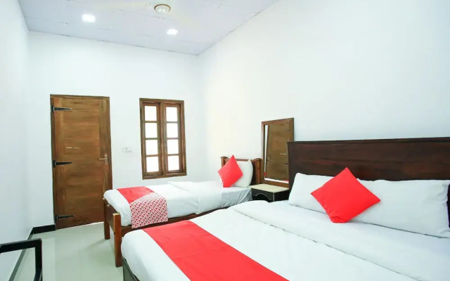 OYO 350 Marina Garden