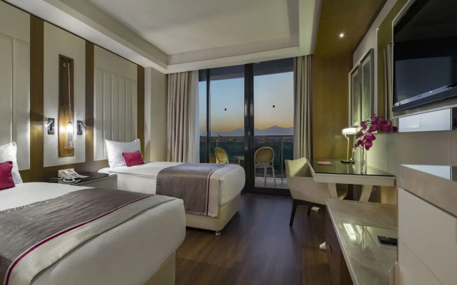Trendy Lara Hotel