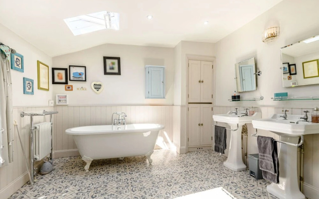 Marina's Cottage