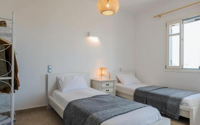 Rosemary Residence in Ampelas. 3 bedroom house