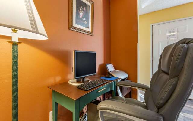 Suburban Studios Albuquerque Midtown - University