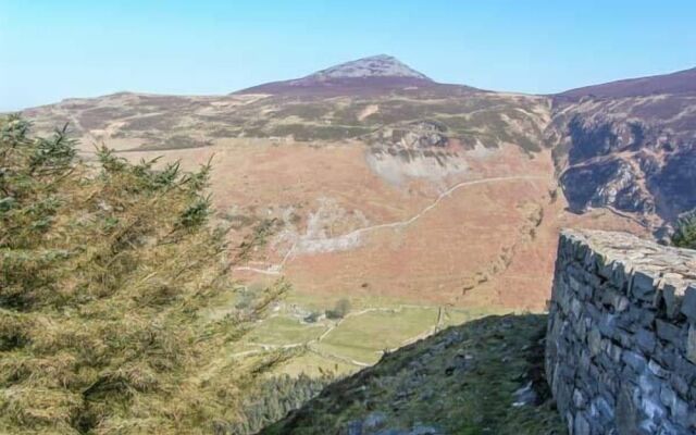 Arallt Holiday Cottage