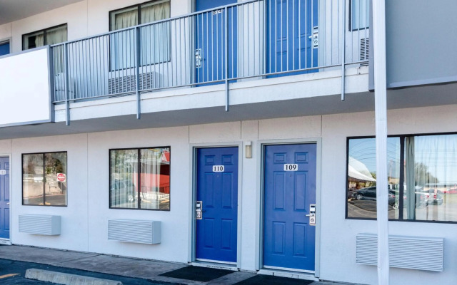 Motel 6 Austin, TX - Airport - South