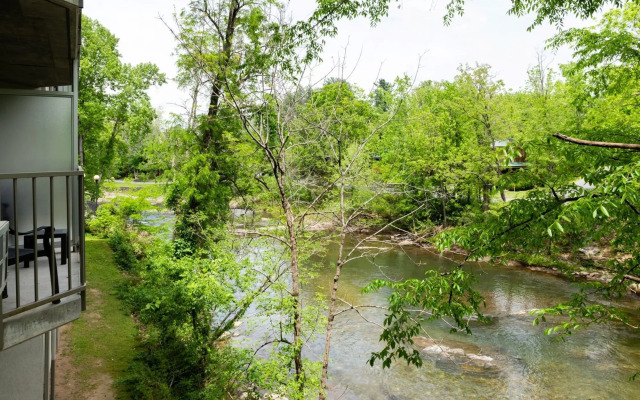 Twin Mountain Inn & Suites