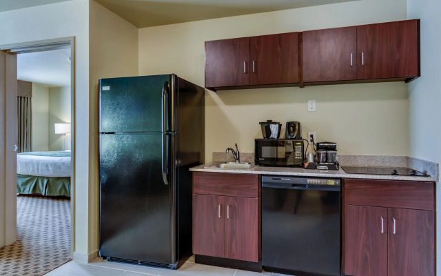 Cobblestone Inn & Suites - Waverly