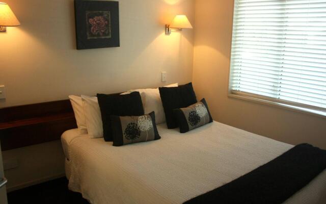 Cedar Grove Motor Lodge