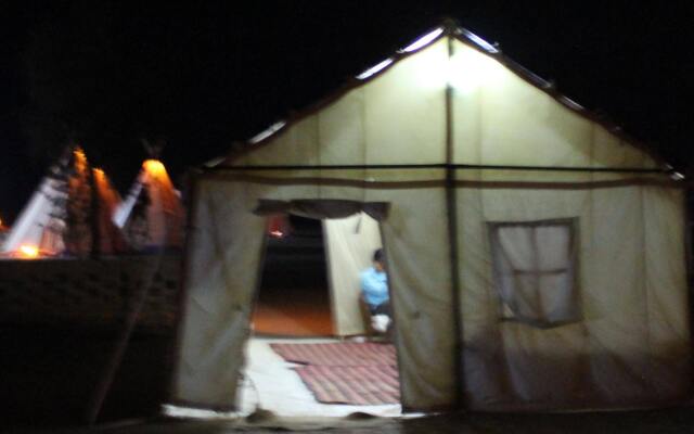 Umaid Safaris & Desert Lodge