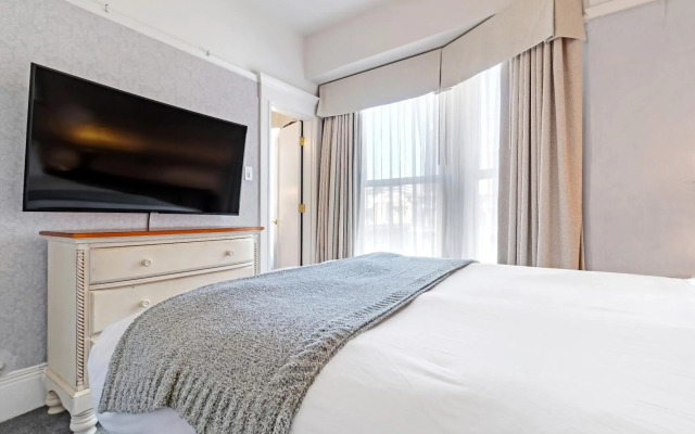 Cornell Hotel de France