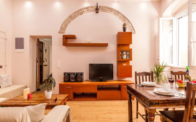 St Spyridon Cosy Apartment