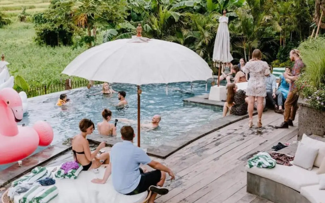 Majestic Private Villa 6 Br Canggu With Staff