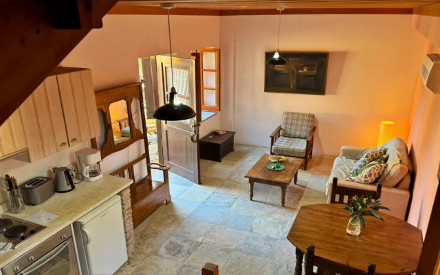 Eveleos Country House