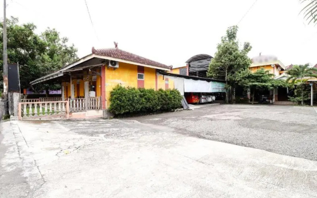 The Joglo Family Hotel by ZUZU