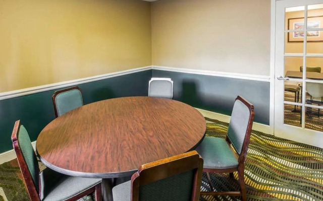 SureStay Hotel by Best Western Brunswick