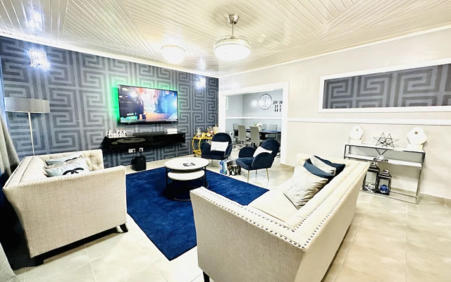 Luxurious Villa With Private Pool, Hot Tub and Bar