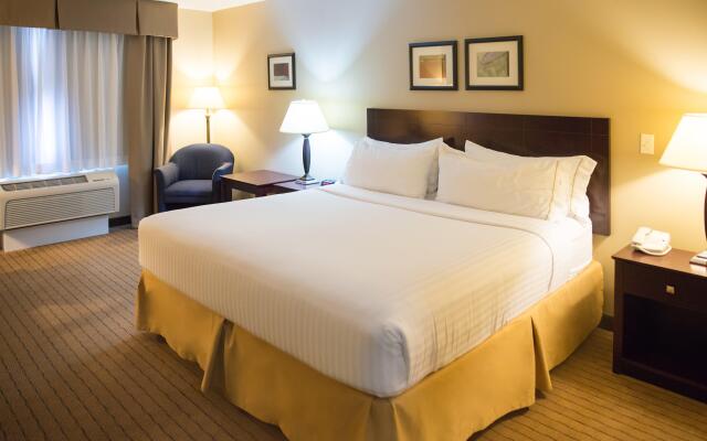 Holiday Inn Express Devils Lake by IHG