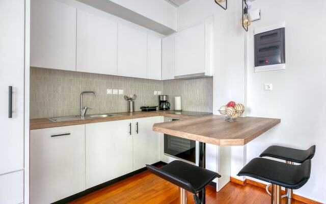 Athena's South Apartment