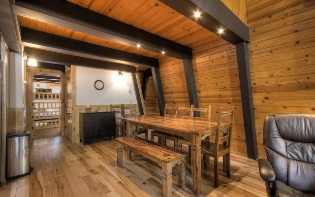 Pezzola Luxury Rental  3 Bedroom Home by RedAwning